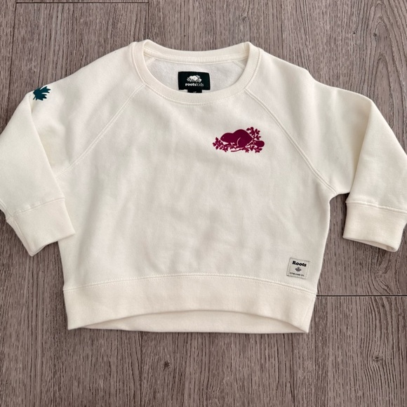Roots Other - Roots Baby Original Crewneck Sweatshirt in white size 2t